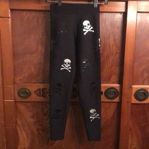 Ultracor black tight legging w/skull decal sz xs